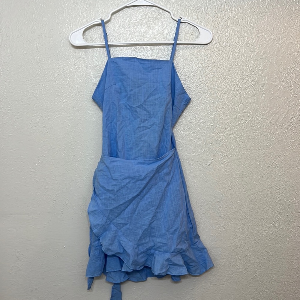 Size xs, spaghetti straps, bow on the back